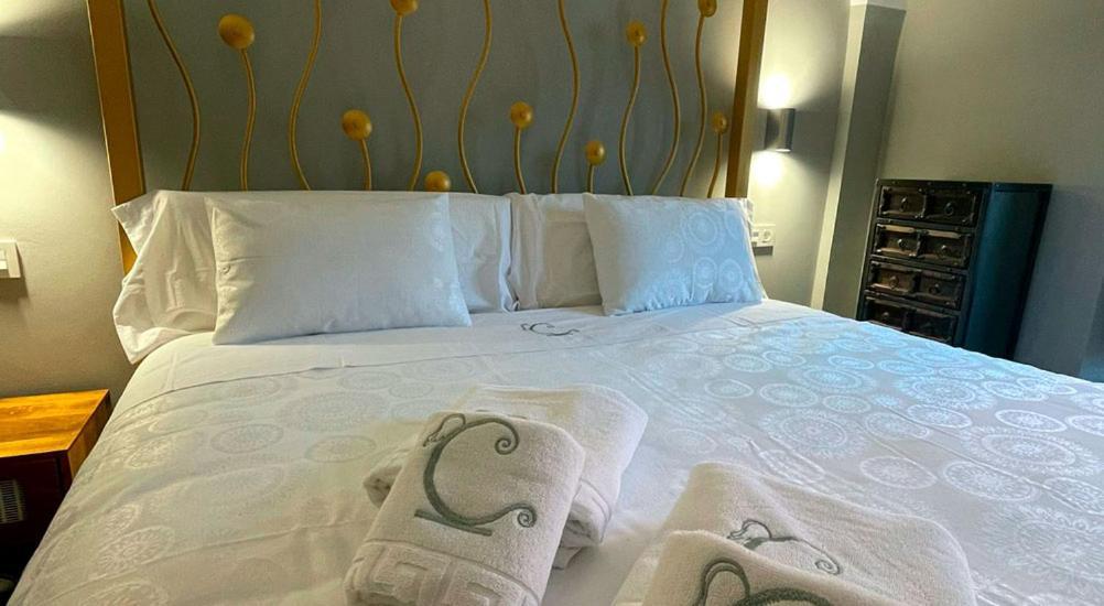 Hotel Rural La Casa De Carlota Монтанчес Экстерьер фото