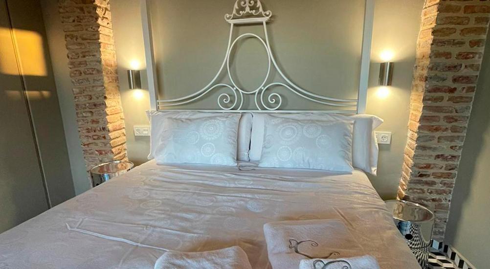 Hotel Rural La Casa De Carlota Монтанчес Экстерьер фото