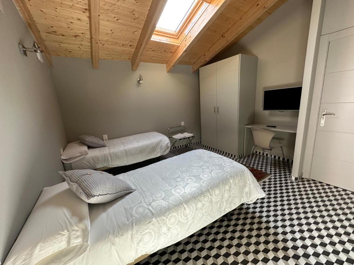 Hotel Rural La Casa De Carlota Монтанчес Экстерьер фото